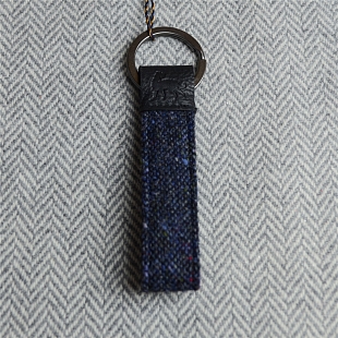 2Картинка Navy Donegal Tweed Salt & Pepper Magee Keyring